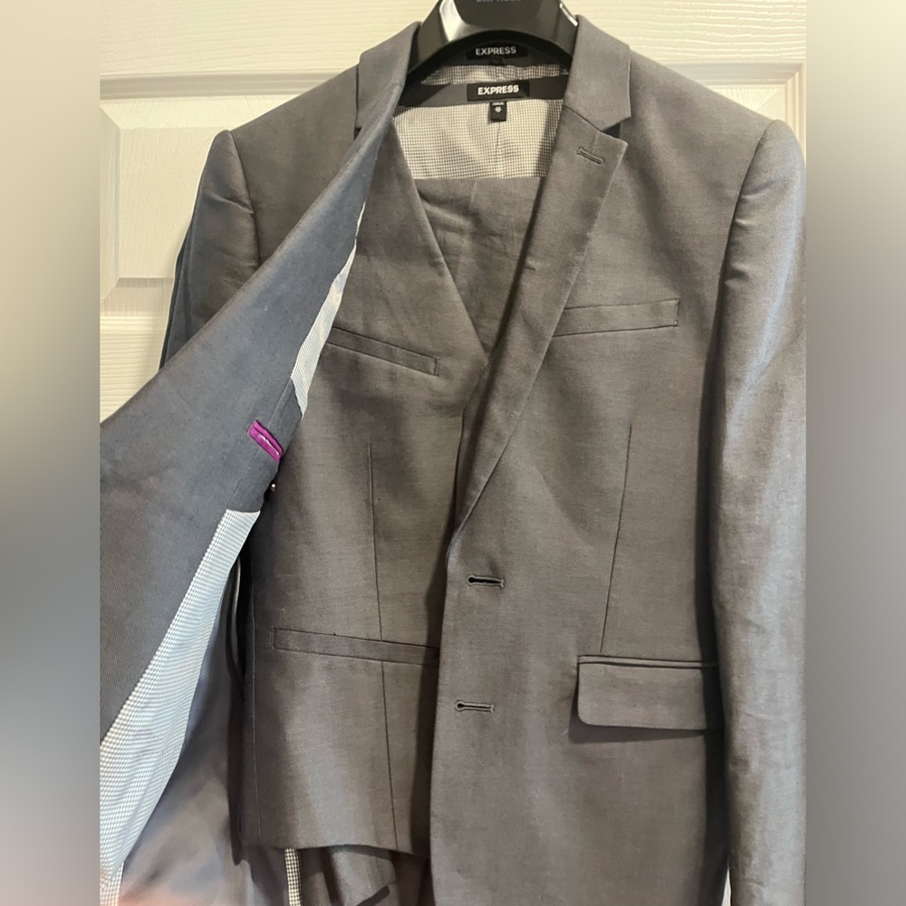 Men’s Express 3 piece suit 36s 29x30 gray